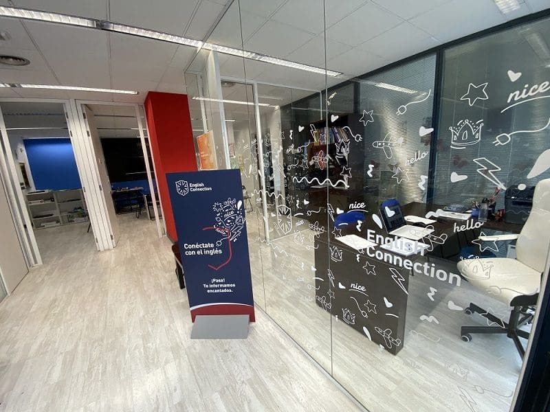 English Connection ofrece clases de apoyo de inglés gratuitas a sus estudiantes de Majadahonda