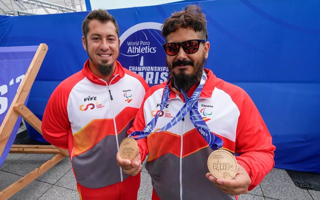 El doble medallista paralímpico Alvaro del Amo dedica sus triunfos al entrenador Jorge Gras (Majadahonda): «sabe lo que siento, él también compite»