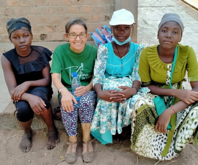 «Sor Aurita» (Mª Auxiliadora Majadahonda), misionera de 70 años en Chad, el país más pobre del mundo: «nuestros jóvenes hedonistas han cortado la cooperación»