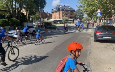 20 fotos y 2 vídeos de los exitosos Día de la Bici y «Drones Artificiales» en las Fiestas de Majadahonda 2023: solo 5 heridos y 2 traumatismos