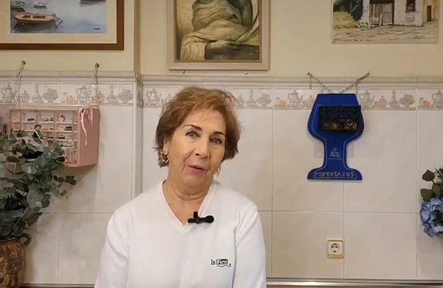 Mª Carmen Prieto Puga (Majadahonda), octogenaria y «youtuber» de cocina: «espero que este reportaje incremente mi audiencia»