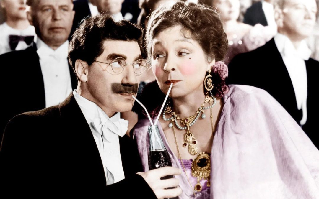 Entrevista con Groucho Marx: «No te tomes la vida demasiado en serio, nunca saldrás vivo de ella»