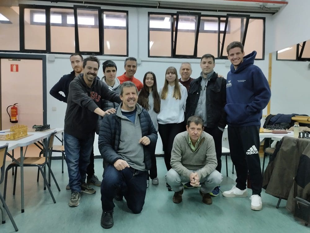 Tiempos de gloria en El Molinillo Majadahonda: crónica ajedrecística de un domingo triunfal frente a Alpedrete