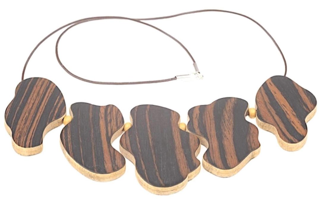 Joyas artesanales de madera natural de la mano de Accesorios de Madera