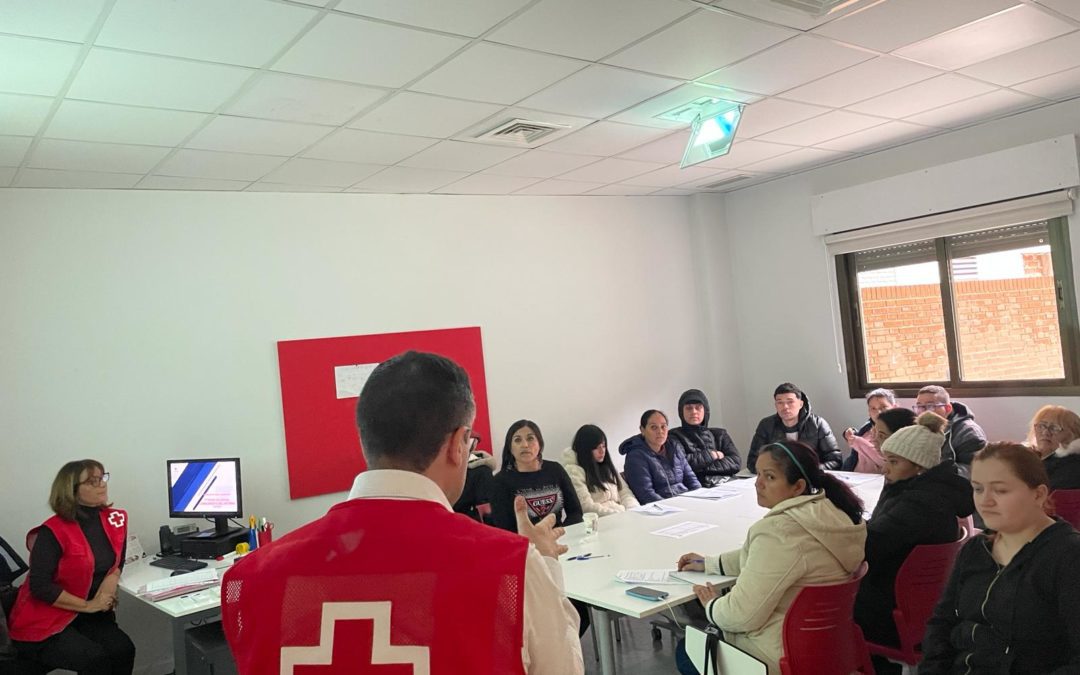 Cruz Roja Majadahonda/ Las Rozas: taller de «primeros pasos» para inmigrantes y un 64% de empleo juvenil