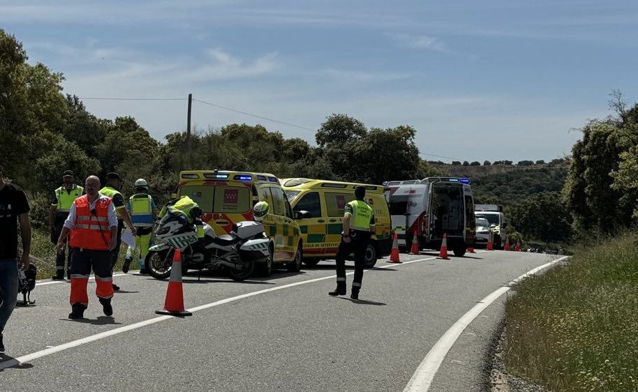 Insólito y trágico accidente de 4 motos contra 2 coches en Navalagamella (Oeste de Madrid)