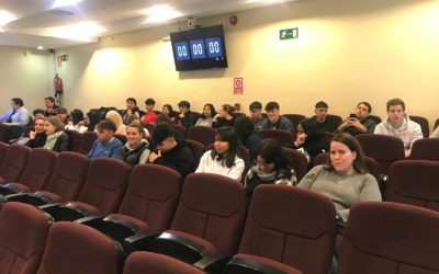 Alumnos del María de Zayas Majadahonda «aprenden política» en directo durante el pleno del Ayuntamiento: nota de la Plataforma de Educación