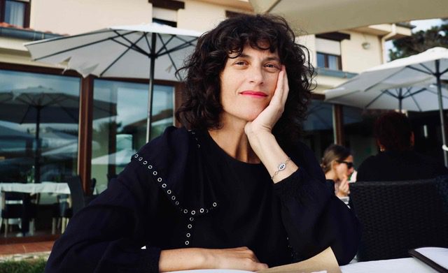 La escritora Lola Arias Ramiro (Majadahonda) se vuelca con los 4 millones de afectados en España: «Decidí abrazar la discapacidad como forma de expresión»
