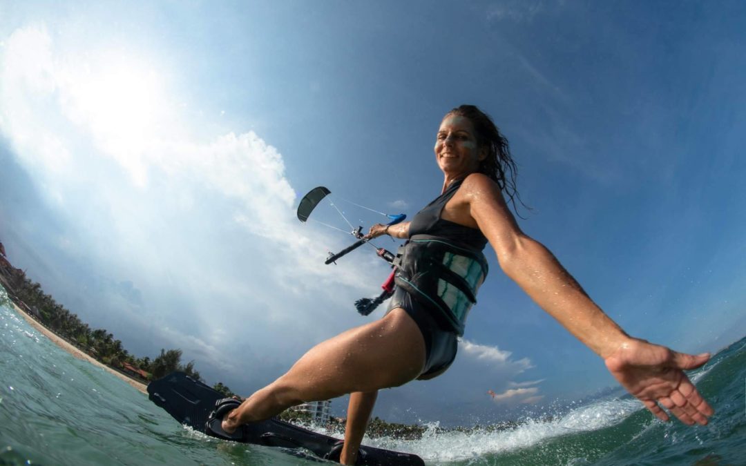 Lo imprescindible para iniciarse en el kitesurf con Mucho Viento Viajes