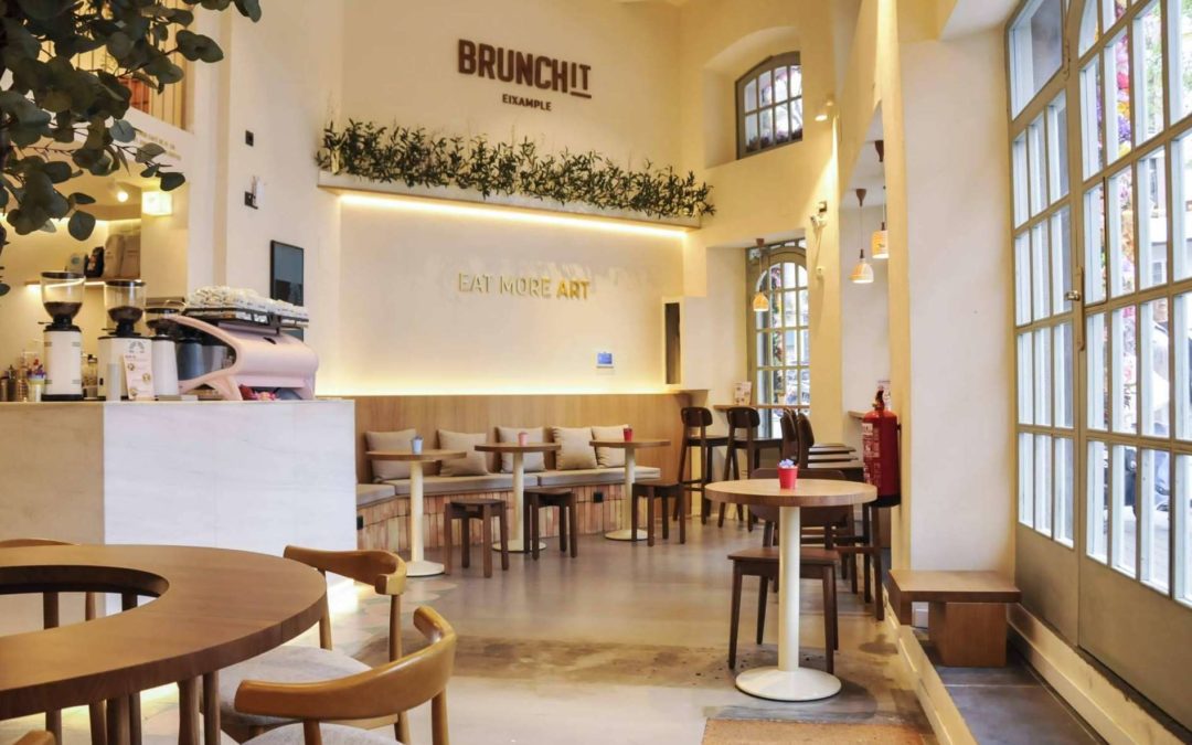 BRUNCHIT abre su primer restaurante en Barcelona y llena de flores el Eixample