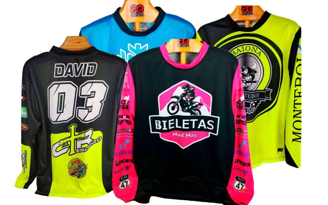 ADHESIVOSEMBARRADOS dispone de camiseta motocross