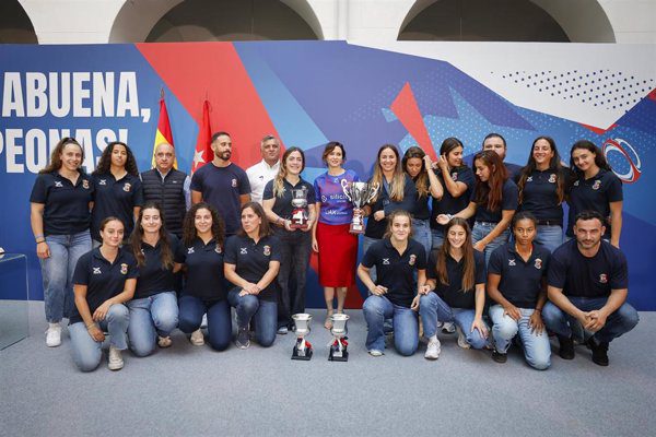 Homenaje al Rugby femenino en la Comunidad de Madrid: «Estamos muy orgullosas de llevar el nombre de Majadahonda en nuestro pecho»