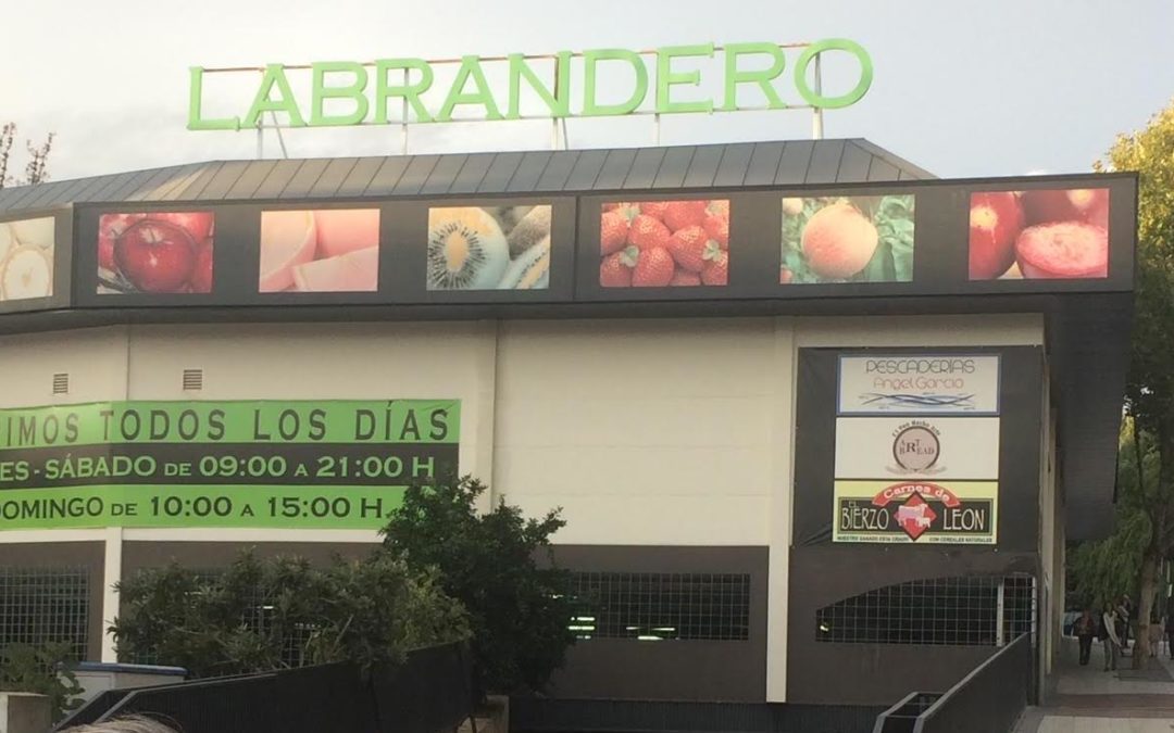 Labrandero cierra su centro de venta de frutas y verduras en la Avenida España de Majadahonda por la jubilación de dos miembros de la familia