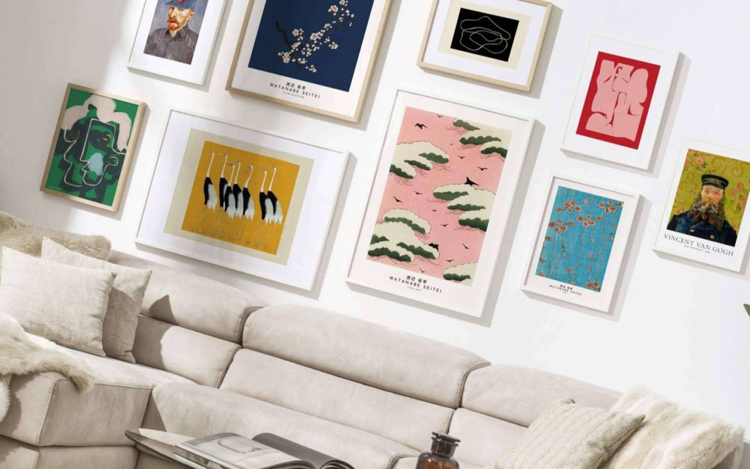 Artesta exhibe las principales tendencias y estilos de pósters y láminas favoritas de las influencers