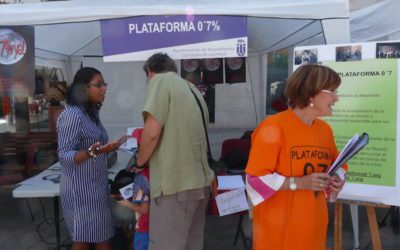 La Feria del Voluntariado de Majadahonda recaba firmas para que el Ayuntamiento retome sus proyectos solidarios