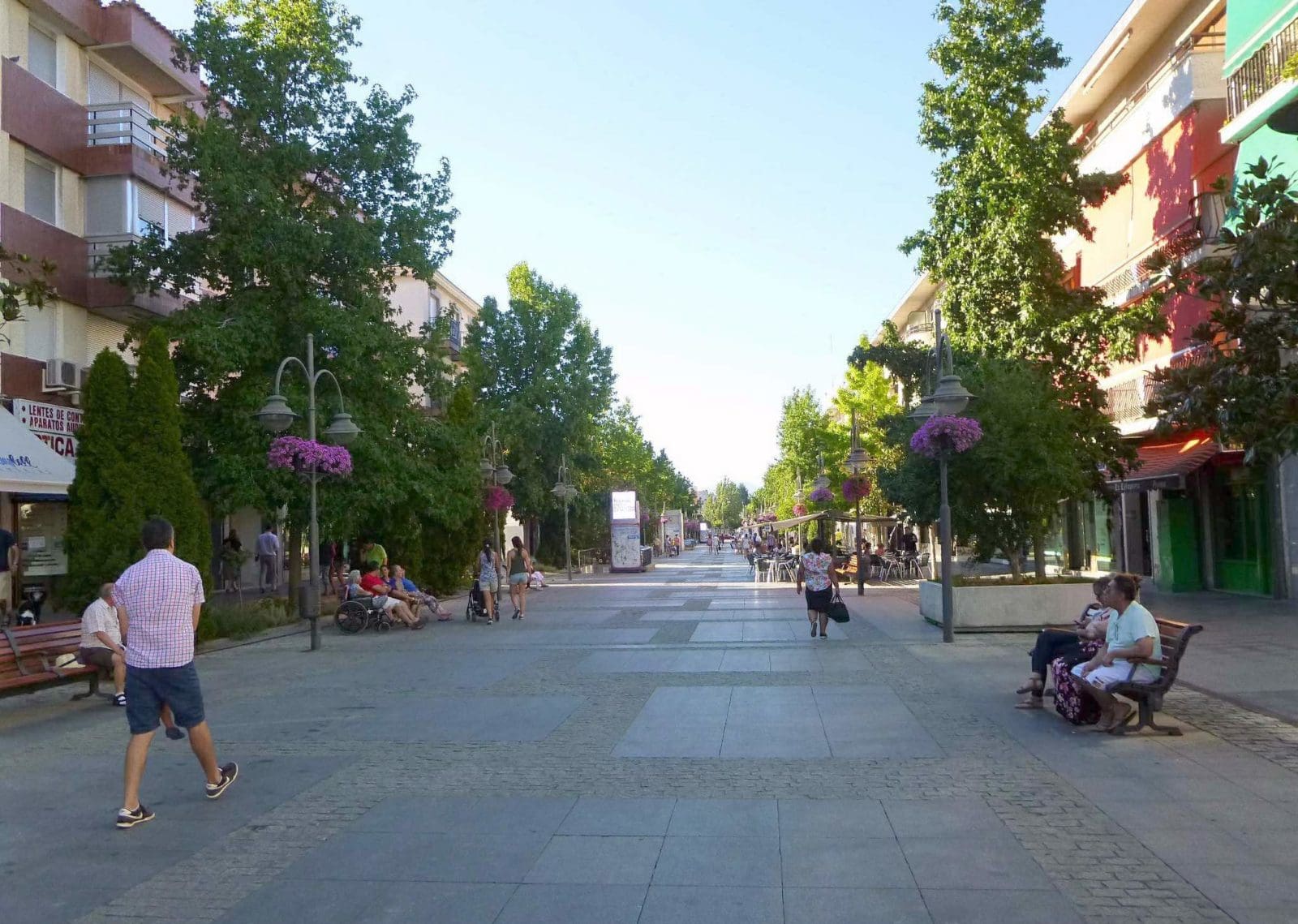 Un recuerdo histórico para los comercios y tiendas más antiguos en la Gran Vía de Majadahonda