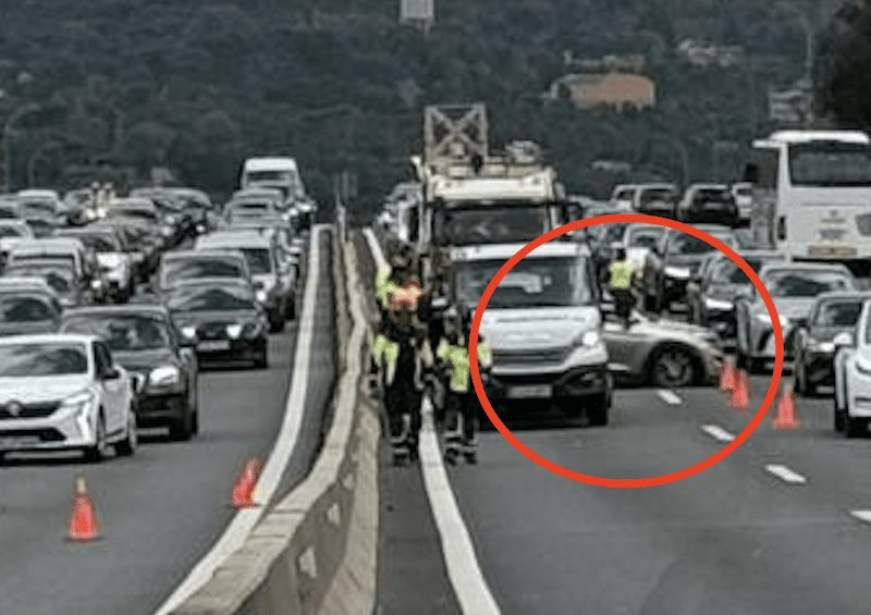 Una mujer grave y 7 heridos en un autobús tras el choque de un coche en el Bus VAO dirección Majadahonda y Las Rozas