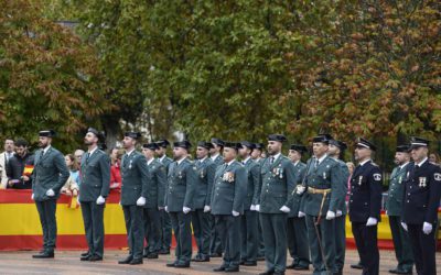 Impecable Día de la Hispanidad en Majadahonda con 20 condecorados, un desmayo y un aparatoso accidente de tráfico