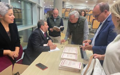 Las Memorias literarias de un funcionario y la Historia de Majadahonda presentada en la Biblioteca Francisco Umbral