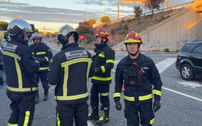 Los 5 ocupantes de un coche heridos, 3 de ellos graves, al chocar contra otro turismo en la rotonda que cambia el sentido de la M-40 (Pozuelo)