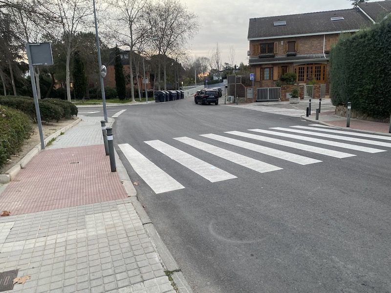 Sucesos Majadahonda: robos en coches junto al Gimnasio Forus y accidente en la calle Rosa de los Vientos 