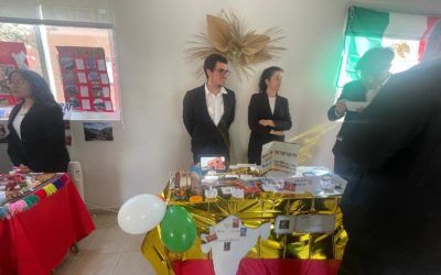 Las 25 mejores fotos de la Feria del Turismo y Gastronomía «Trenes y Sabores del Mundo» del Instituto Zayas en Majadahonda: «sois un ejemplo, enhorabuena» 