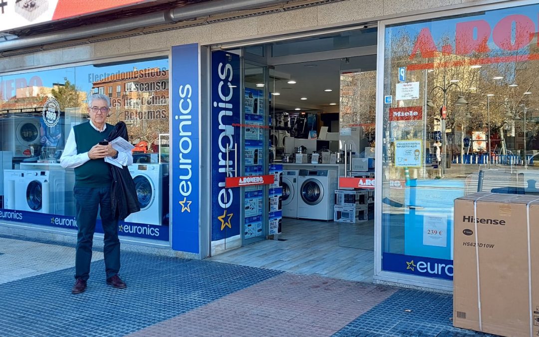 Fernando Romero (Electrodomésticos) recuerda la Majadahonda de los años 70: «Mi Instituto, los toros, los bares y la Gran Vía con coches»