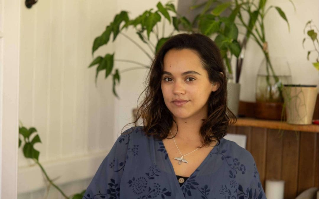 El poder sanador de las letras; María Teresa Santelices Souyet transforma emociones en poesía.