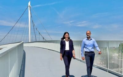La alcaldesa de Majadahonda inaugura la Pasarela de Roza Martín 4 años y 3,5 millones de euros después: 13 capítulos y 1 comunicado