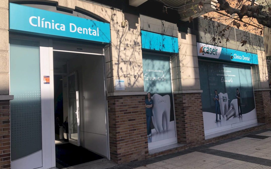 «Transforma tu sonrisa: Implantología de clínicas dentales CASER a tu alcance en Majadahonda»
