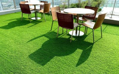 ¿Cómo afectan los cambios de temperatura al césped artificial?