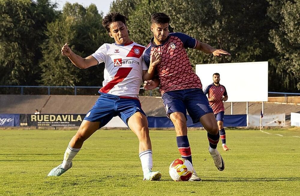Primera derrota del Rayo Majadahonda en pretemporada: cae en Avila (1-0) con un «larguerazo» de Ilies en el minuto 94 (vídeo y fotos)