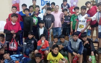 Un músico lleva de Majadahonda a Bolivia «lápices y sonrisas» a ritmo de boleros y jazz