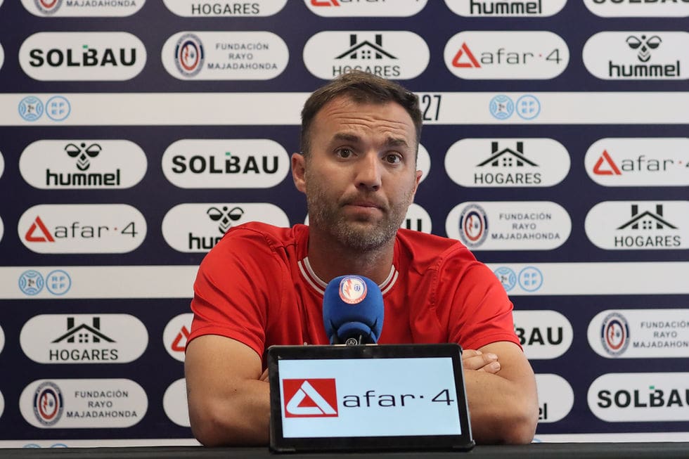 Guillermo Fernández (Rayo Majadahonda) ante el Orihuela este domingo (12.00): “Si les gusta llamarnos “el equipo de Guille y sus soldados”, yo encantado”