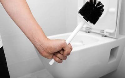 Majadahonda: el «invento» de la «escobilla del water» en pleno debate sobre la Tasa de Basuras es un Derecho Humano en Africa
