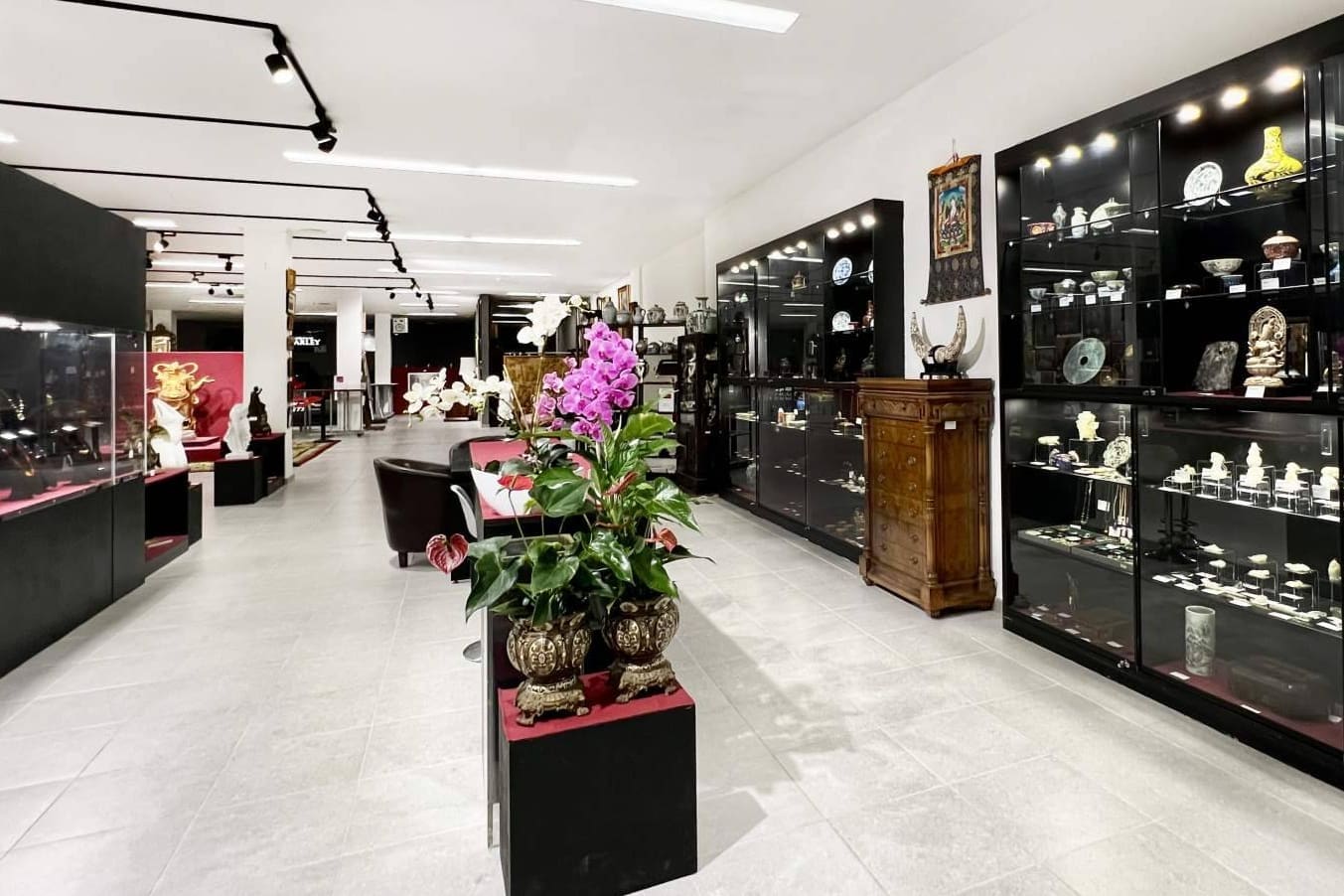 Subastas Darley consolida su liderazgo en España combinando arte oriental, joyería y antigüedades en formatos presencial e internacional