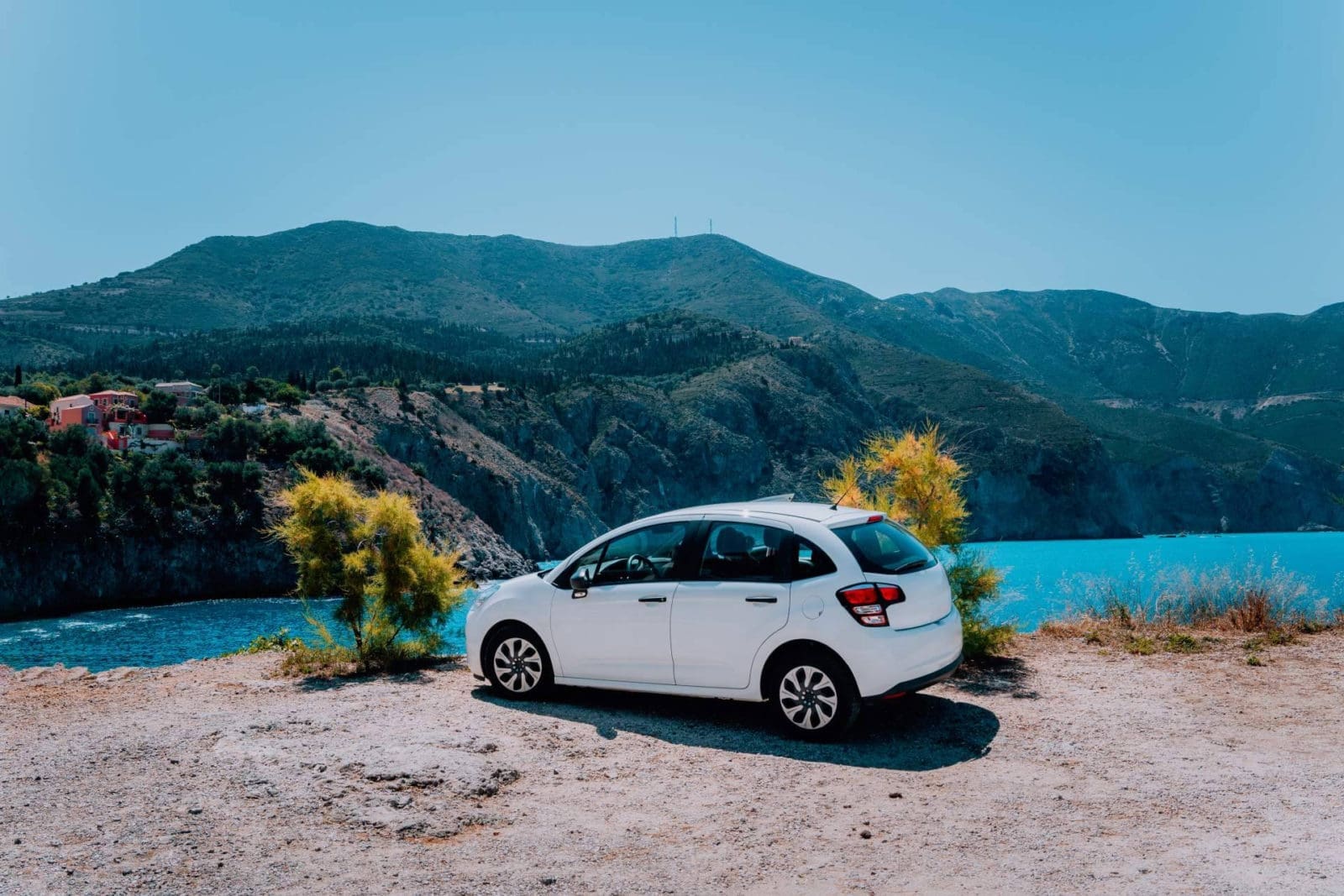 Descubrir la isla con libertad gracias al alquiler de coche en Ibiza