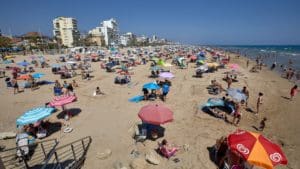 Por qué Gandía es una de las mejores playa de España para conocer gente