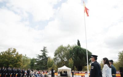El desfile militar en el Parque de Colón y las banderas sucias y rotas de Majadahonda: repaso a las enseñas de la ciudad