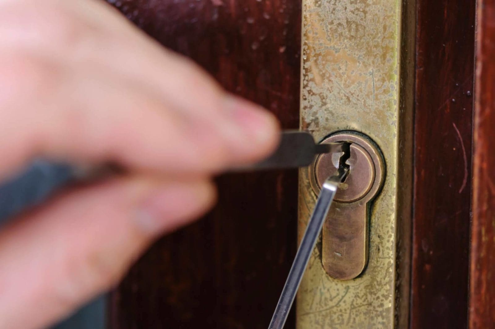 Cerrajero Técnico, la solución urgente y continua para aperturas de puertas y cambios urgentes de cerraduras en Madrid