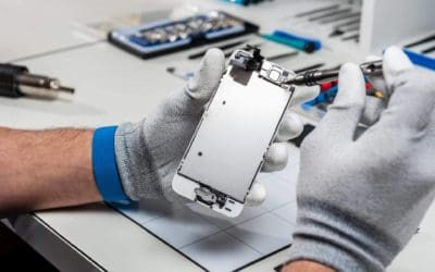 Formarse en reparación de móviles permite acceder a oportunidades profesionales y emprender con seguridad