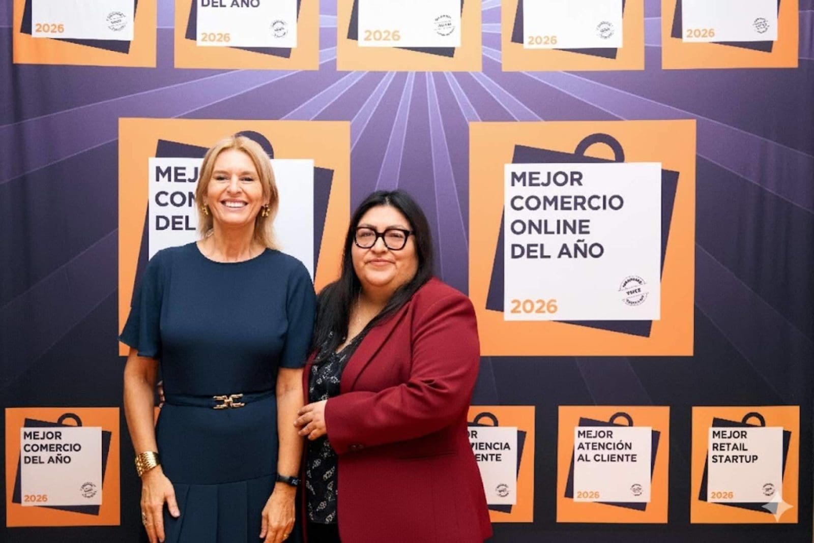 Hola Marketing consolida su liderazgo como agencia estratégica y digital en los Premios Comercio del Año 2026