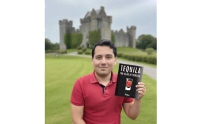‘Tequila con hojas de tréboles’, poesía que se saborea lento entre raíces y exilios