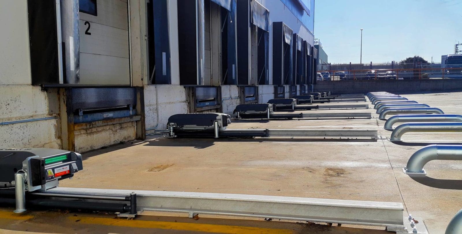 Cómo los sistemas de retención de camiones están redefiniendo la seguridad en la logística actual