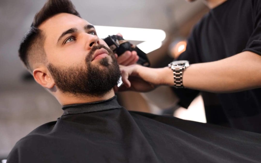 Cuidado masculino y estilo otoñal; la propuesta de HIS Barbería para las fiestas