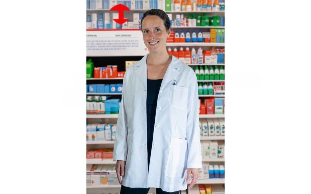 Desde Villarrobledo, Fabiola Amor confecciona uniformes sanitarios profesionales con atención a cada detalle