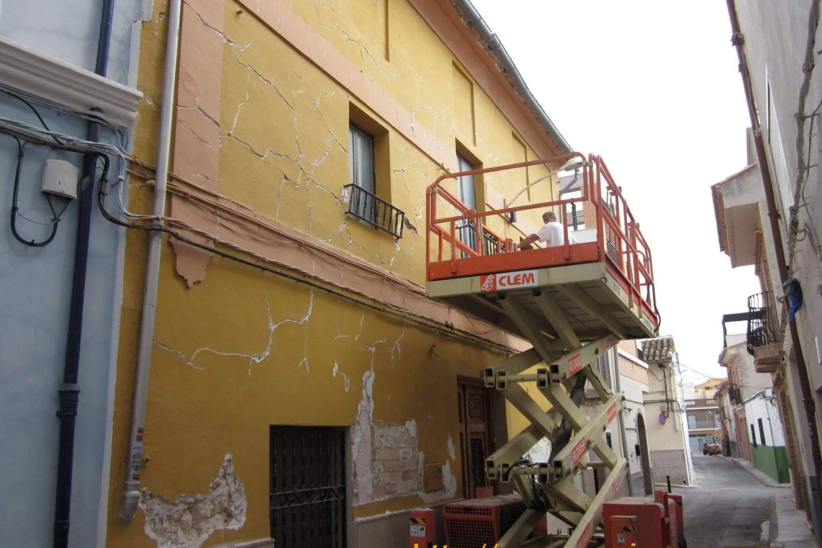 Referente en mantenimiento industrial; Serviarnau protege grandes superficies en Valencia