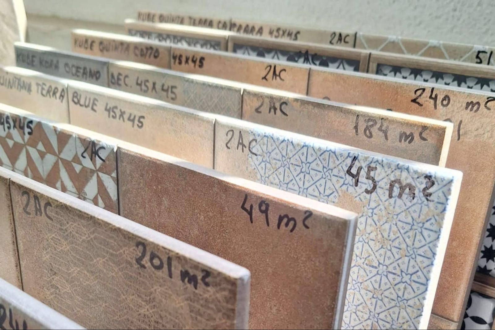 Artegres refuerza su canal online con ofertas outlet en azulejos baratos multimarca