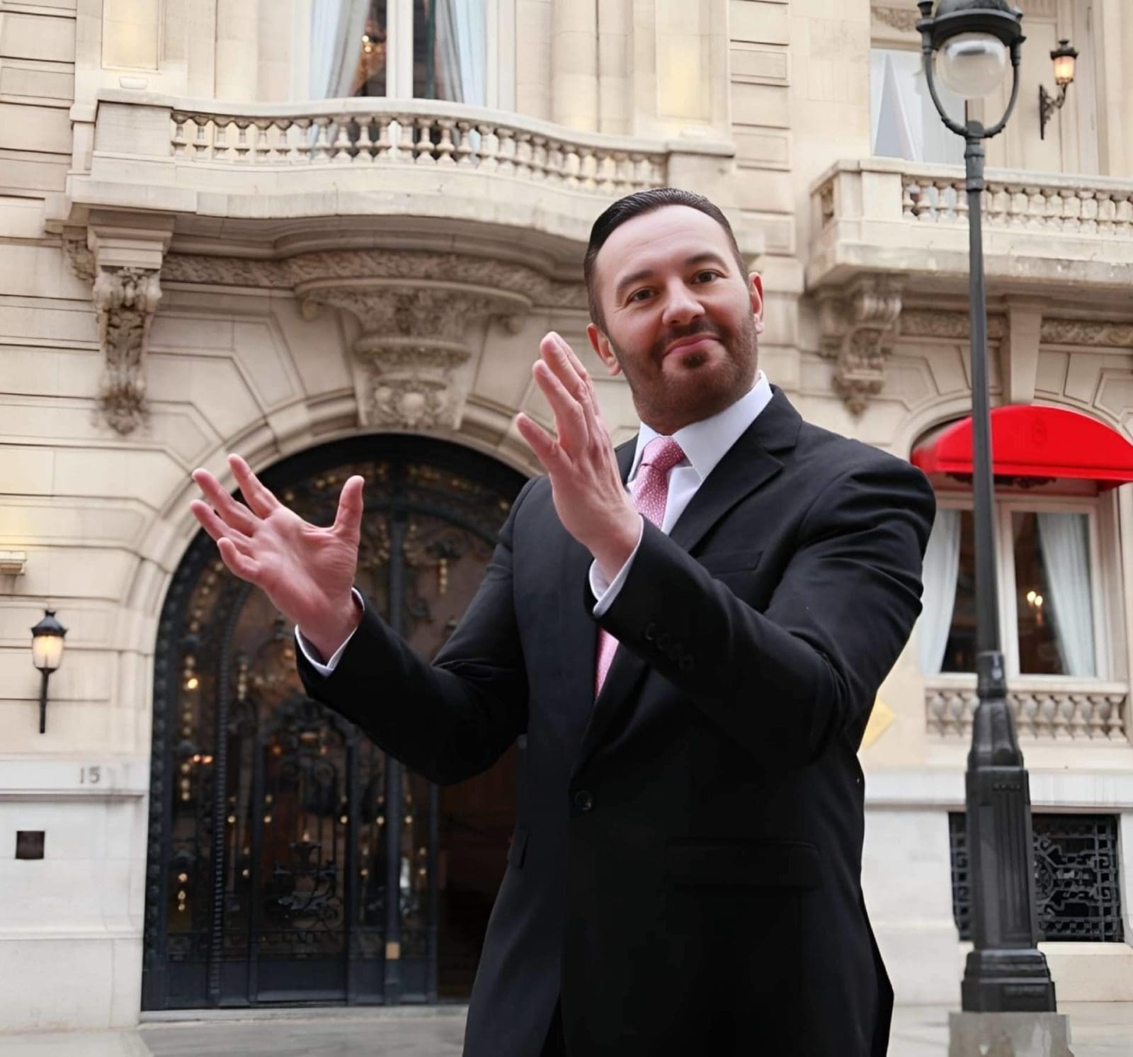El Doctor Ignacio Bonasa, reconocido con el Premio Internacional ‘Fractales del Cambio 2025’ en Madrid