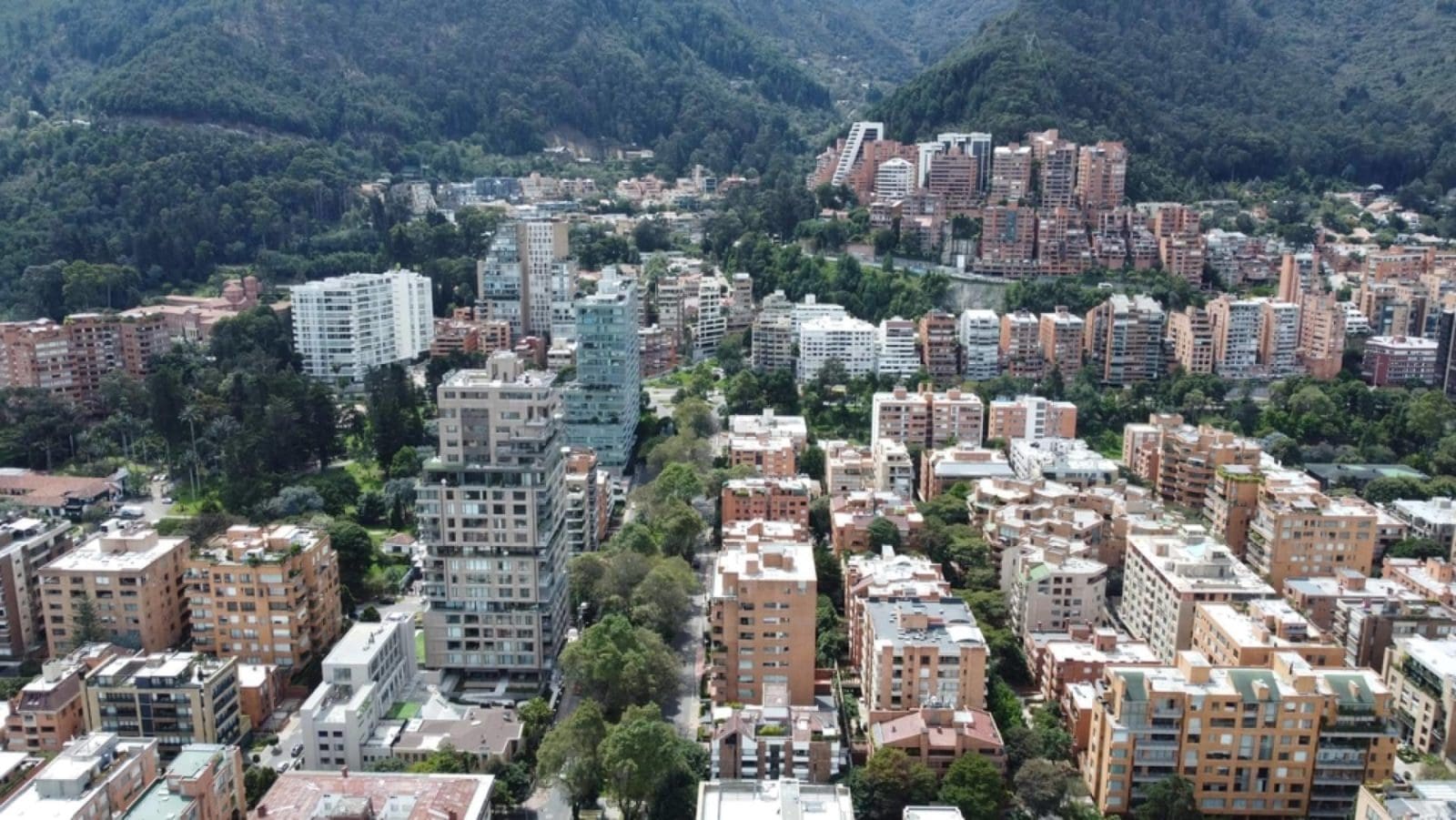 Guía para adquirir vivienda en Bogotá con respaldo profesional